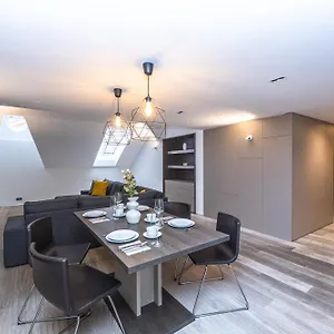 Wishlist Residences - Old Town Square Praga